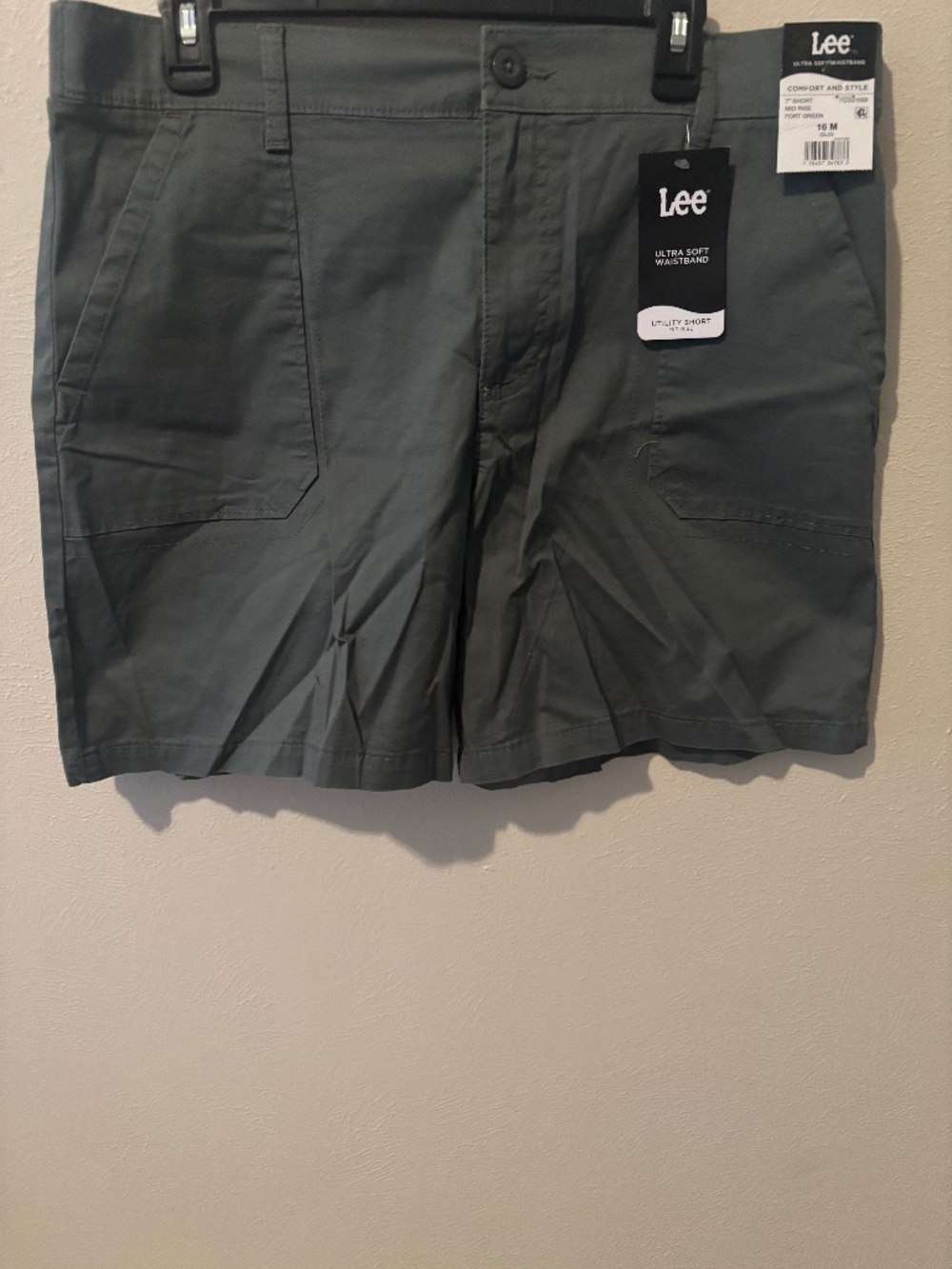 Lee Women's Fort Green Mid Rise Utility Short - Size 16M